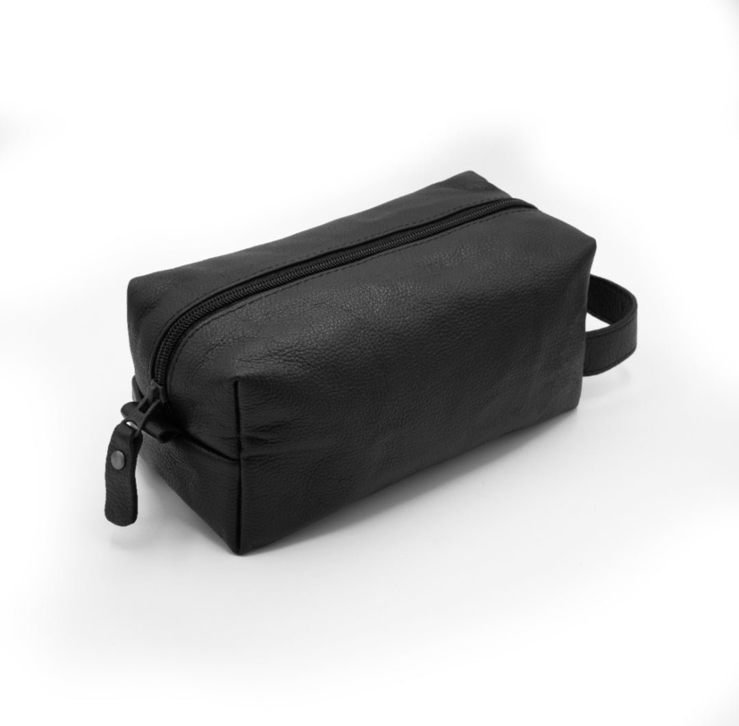 Medium size (Toiletry bag) Cow leather