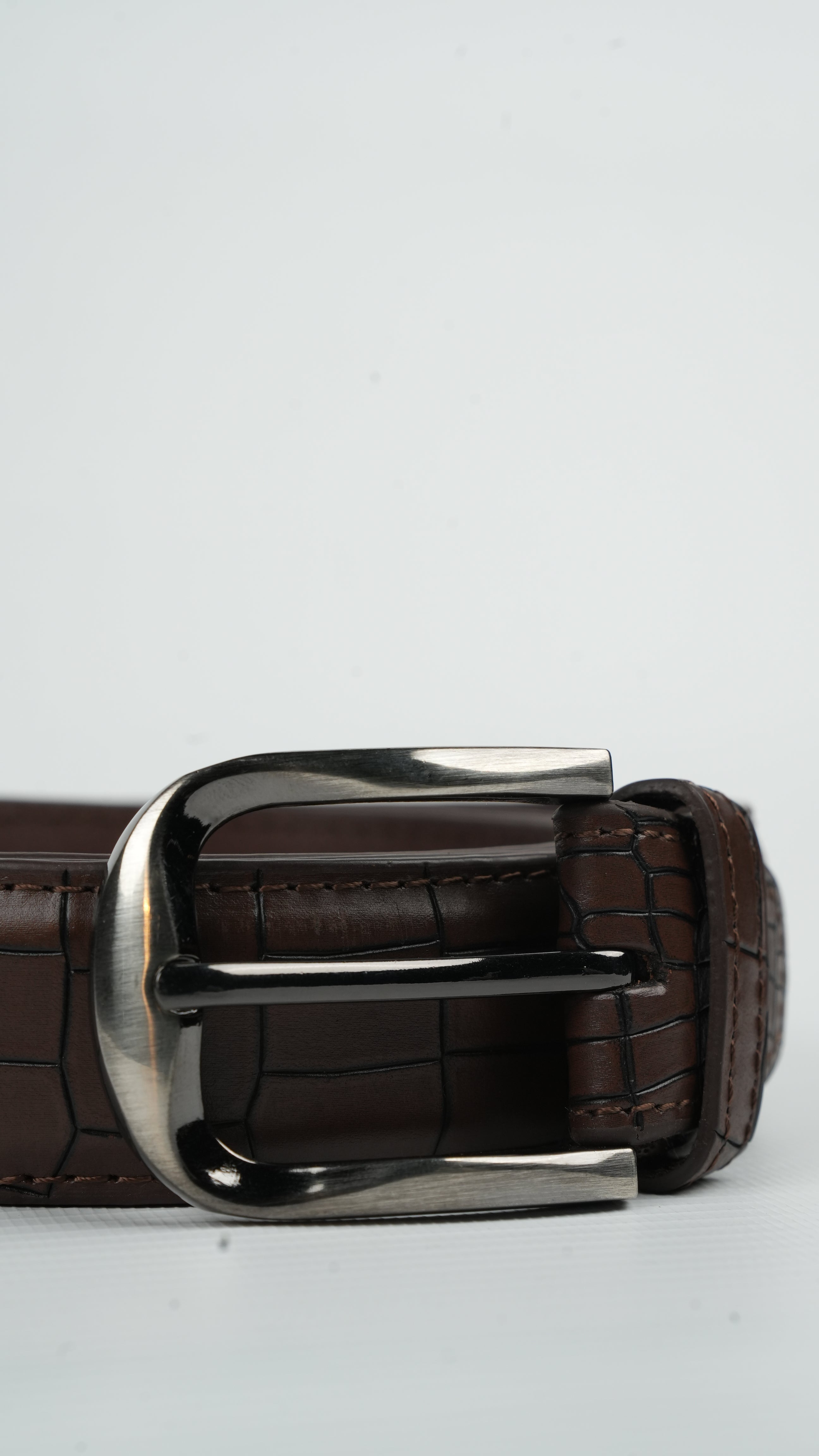 Caiman belt (cow leather) chocolate brown